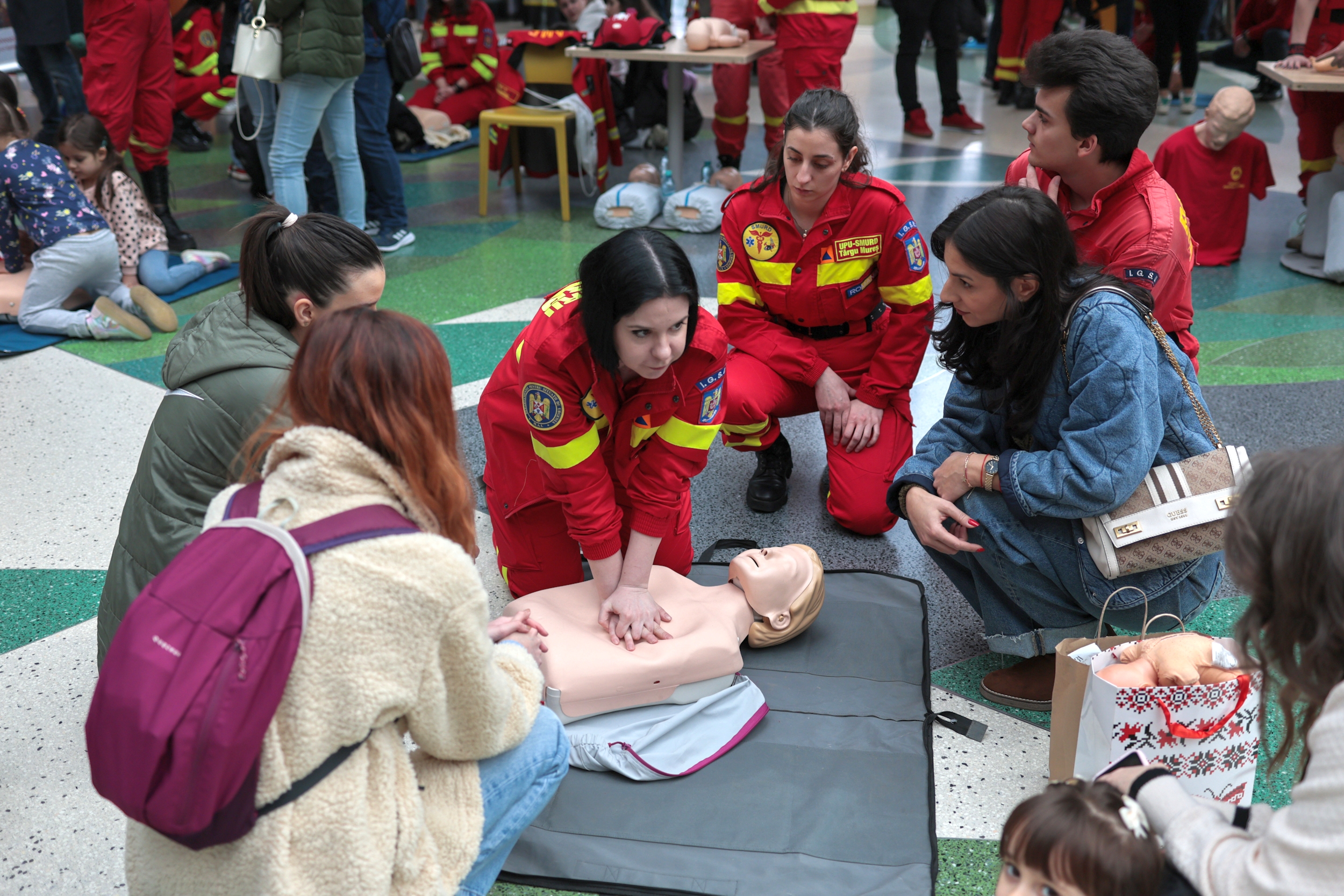 Cum acorzi primul ajutor în cazul unui stop cardio-respirator? Libertatea a participat la Maratonul Resuscitării: „Așa devii un salvator”