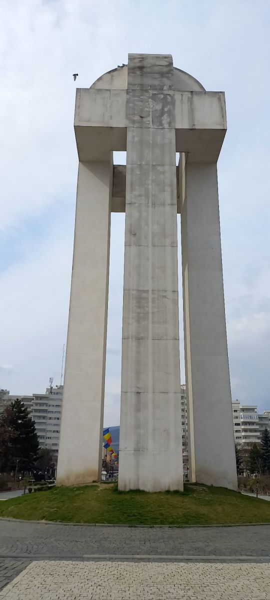 Mesaje şi desene obscene pe Monumentul Unirii din Alba Iulia