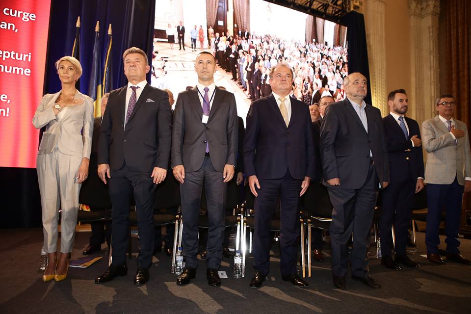 GALERIE FOTO/ Consiliul Național al PNL se reunește la Parlament. Președintele Klaus Iohannis a ținut un discurs în fața liberalilor