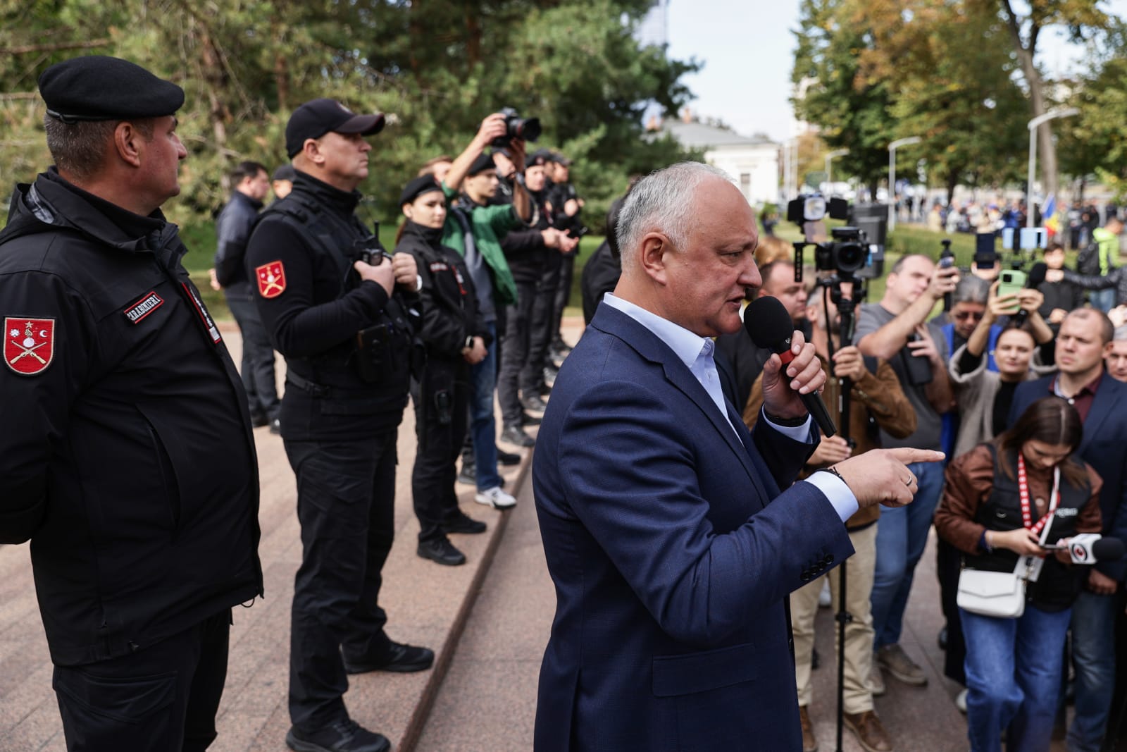 Protest la Chișinău după alegerile parlamentare din Republica Moldova. A durat doar 30 de minute și a avut câteva sute de participanți