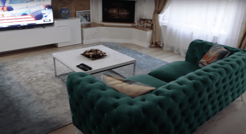 Imagini cu casa în care locuiește Nea Marin. Are o vilă impresionantă în Capitală și valorează peste 200.000 de euro