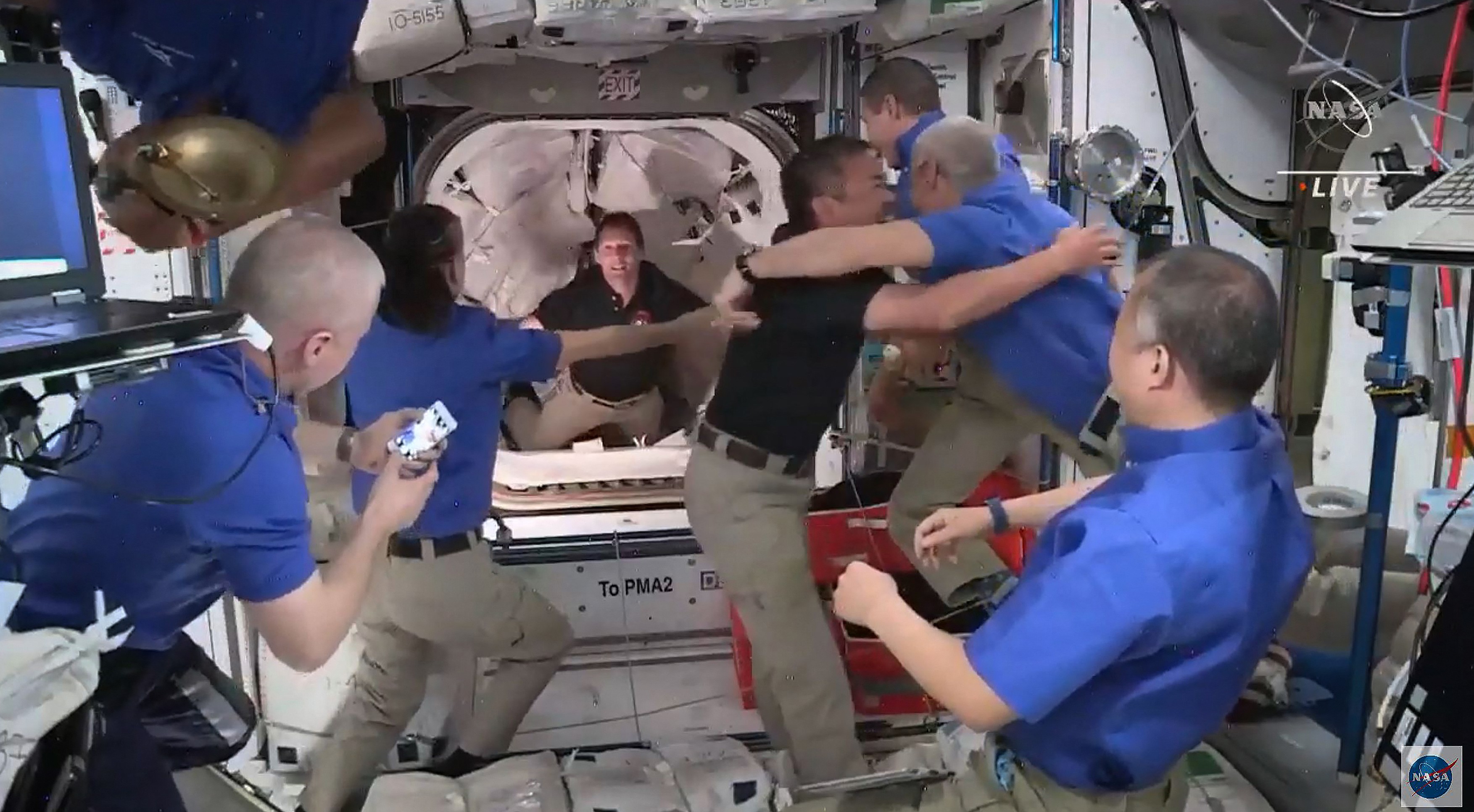 Capsula Crew Dragon Endeavour a companiei SpaceX a ajuns pe Stația Spațială Internațională