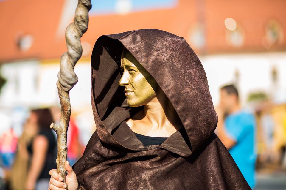 Atmosferă de poveste la Festivalul Medieval din Sibiu 2017. Cavaleri, domnițe și rock medieval în Piața Mare