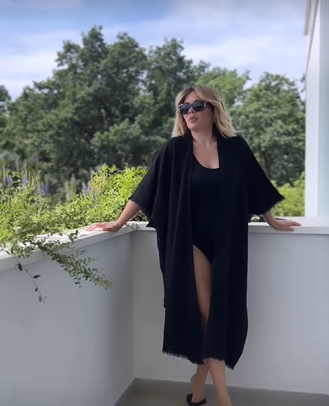 Gina Pistol, în costum de baie după ce s-a aflat că prezintă „MasterChef România” la Pro TV. Vedeta și-a arătat silueta