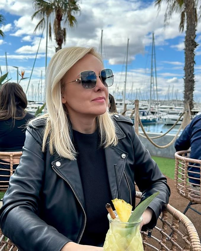 De ce lipsește Oana Andoni de la PRO TV. Andreea Esca îi ține locul la pupitrul știrilor și a apărut cu un nou look