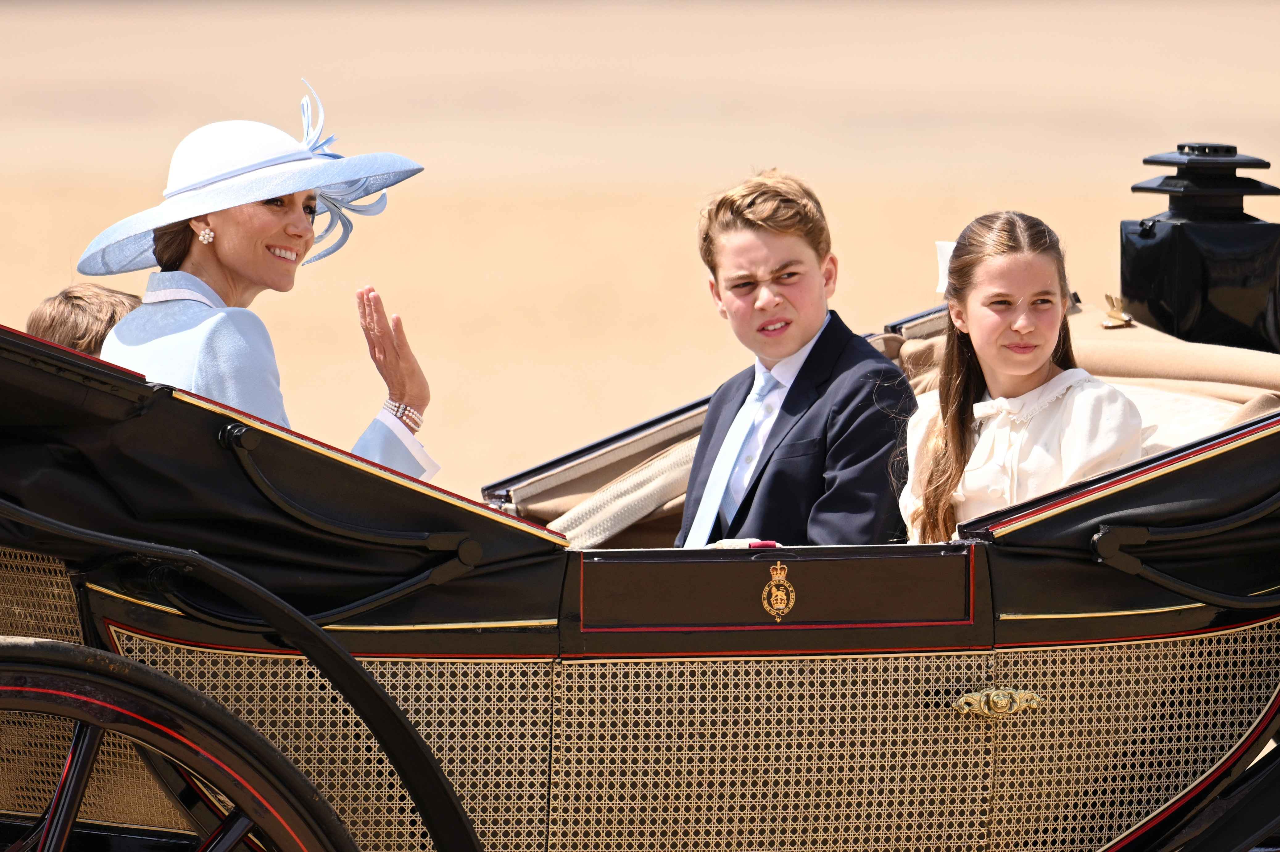 Kate Middleton, apariție rară într-o ținută de vară. Prințesa de Wales l-a susținut pe Prințul William la meciul anual de polo caritabil