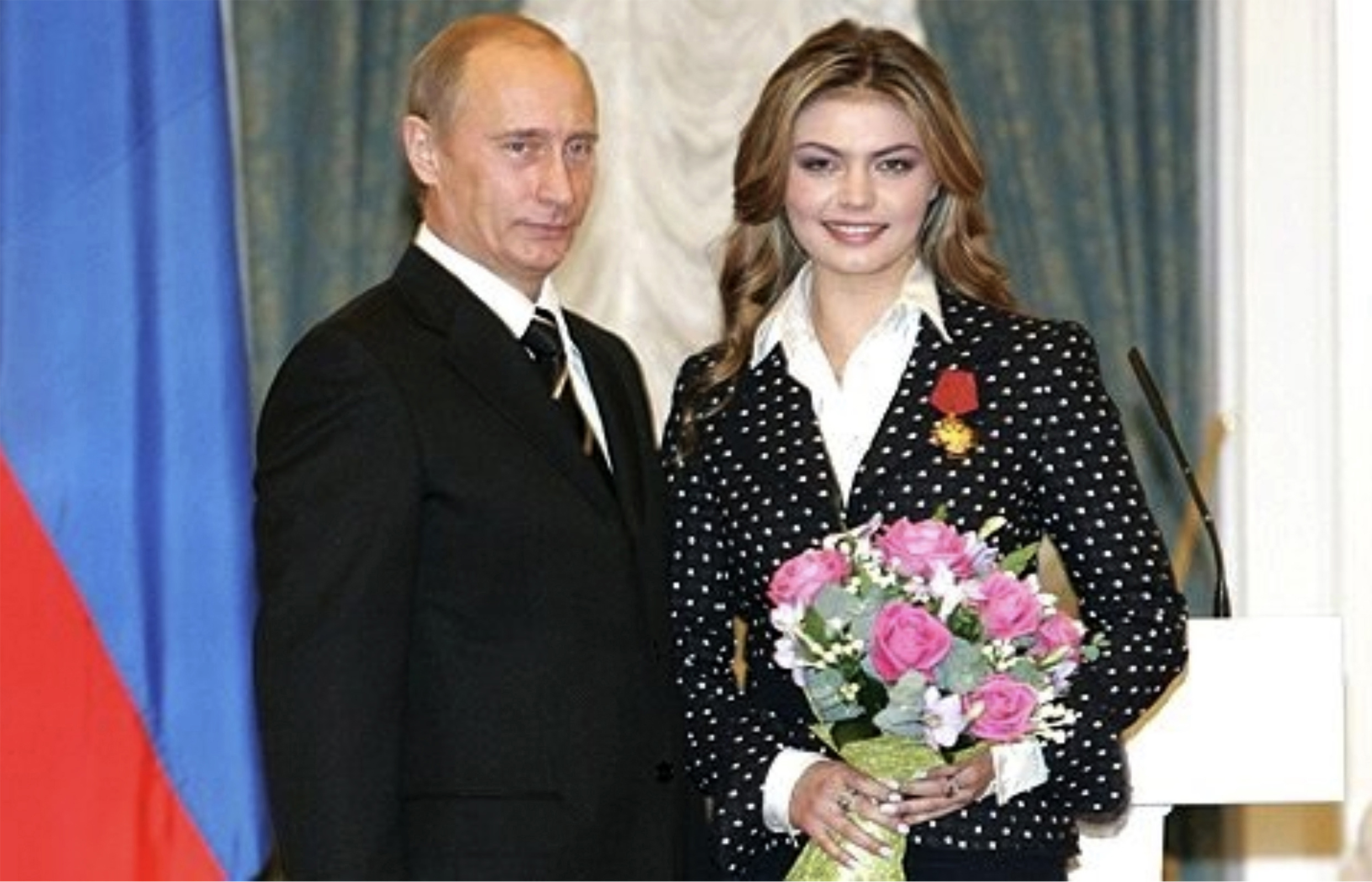 Haremul lui Vladimir Putin: „Avea abonament la clubul de striptease Luna. Era un vampir”