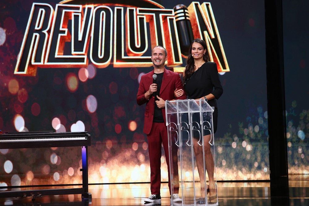 Nea Mărin, alături de fiica sa, Larisa, la TV. Cei doi au pregătit un moment special pentru „Stand-Up Revolution”