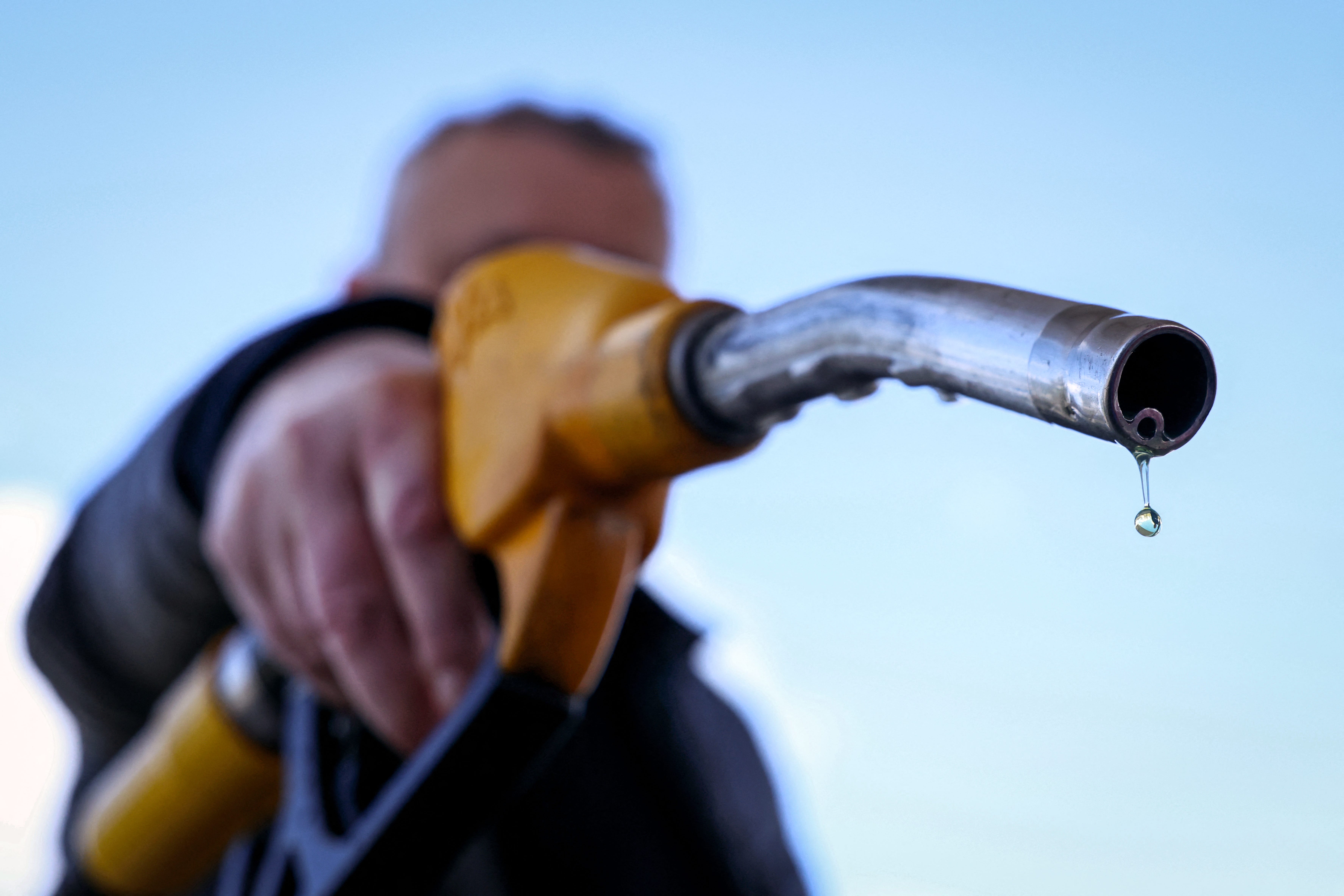 A $100 oil shock could expose the South Africa’s biggest economic weakness-S&amp;P warns