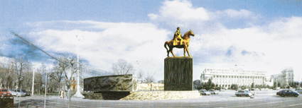 EXCLUSIV. Ferdinand I, pe un cal sperios, reapare victorios. Replica unei statui demolate de comuniști va fi reamplasată în Piața Victoriei / FOTO