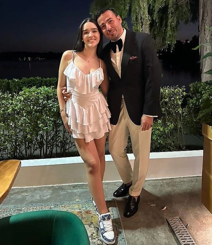 Adrian Cristea și Denisa Nechifor, împreună la ziua de naștere a fetei lor. Rania are 15 ani:  „Suntem foarte mândri de ea”