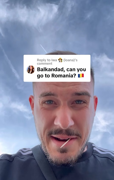 Cine e Miloš Nedeljkov, cunoscut drept Balkandad, care promovează România pe TikTok. A mâncat mici în Piața Obor și papanași în Centrul Vechi