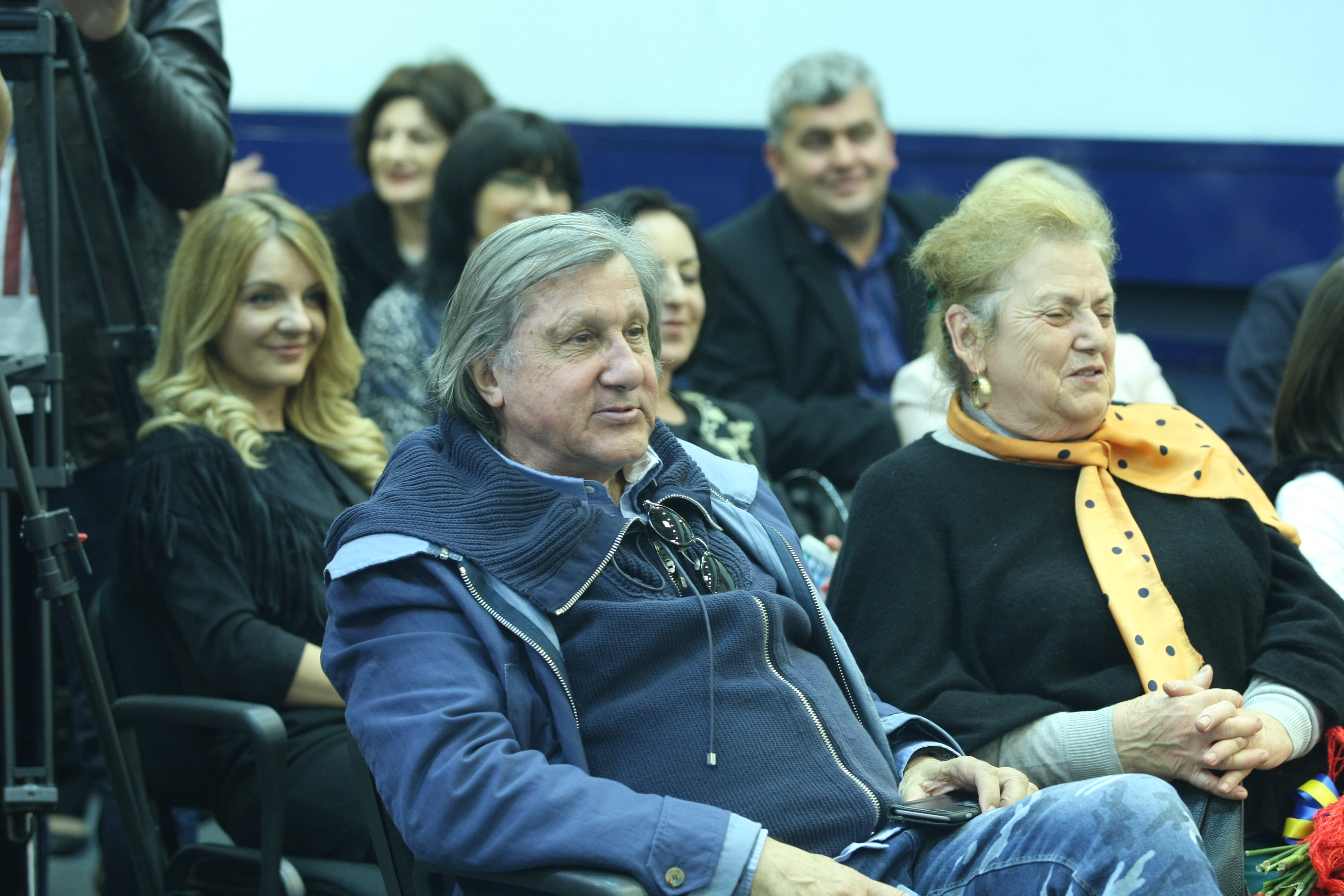 Nicolae Vieru și-a lansat o carte despre gimnastică, dar și în care Ilie Năstase are partea lui de glorie: ^”Ne-a dus acasă la Diana Ross!”. Nasty confirmă și aruncă ”bomba”: ”Am și divorțat după aia!” / GALERIE FOTO