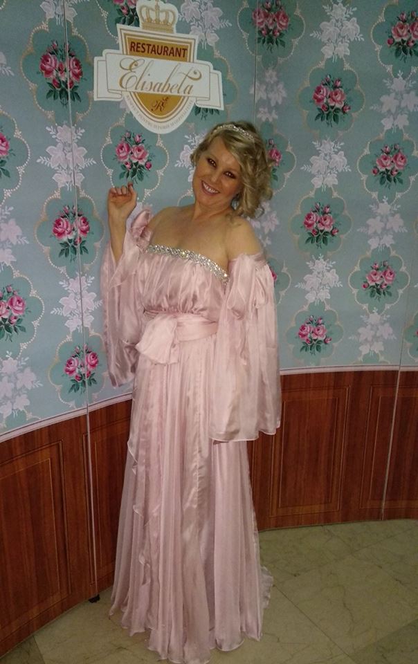 Tania Popa a făcut nuntă după Ferma Vedetelor. Rochia de mireasă, creată de ea | FOTO