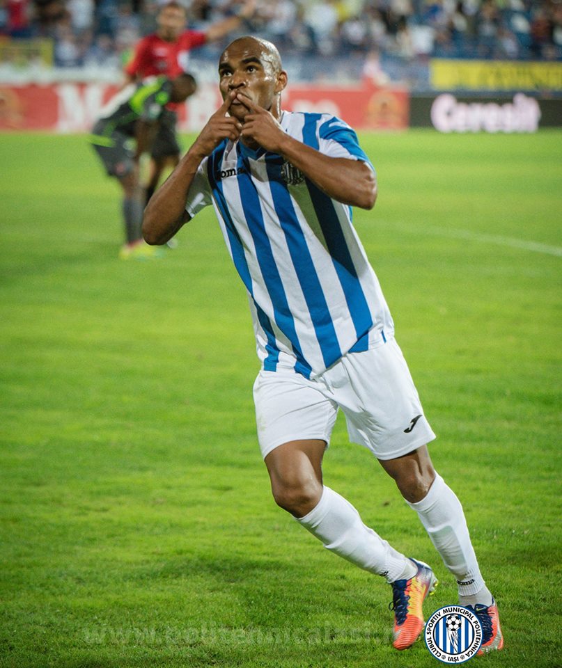 Cine este Jo Santos, eroul ieșenilor cu Dinamo. ”Garrincha” de Iași, cu picioare de porțelan, subiectul unei tranzacții dubioase în Republica Moldova!