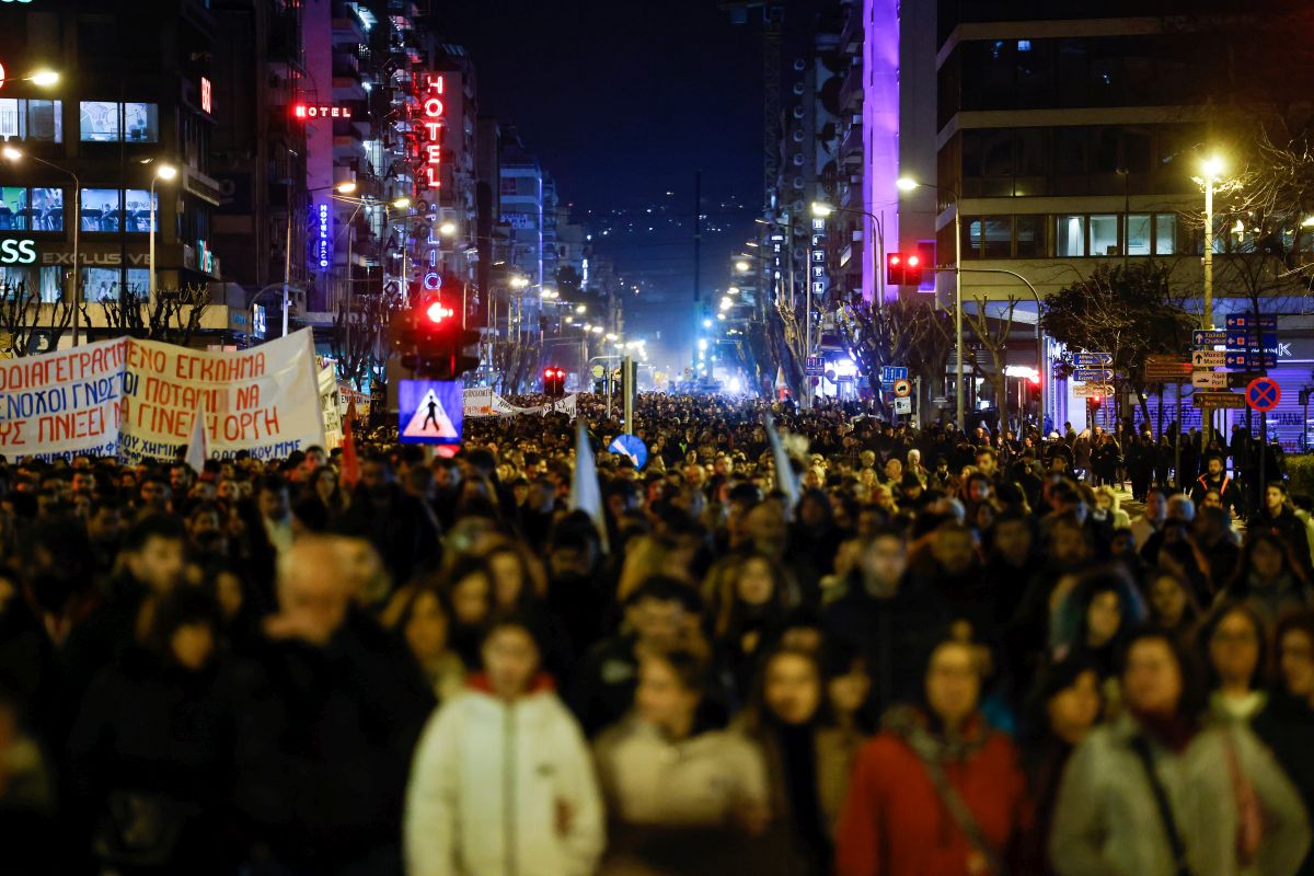 Furie tot mai mare în Grecia, după tragedia feroviară. Greve și proteste, în timp ce 56 de oameni sunt încă dispăruți