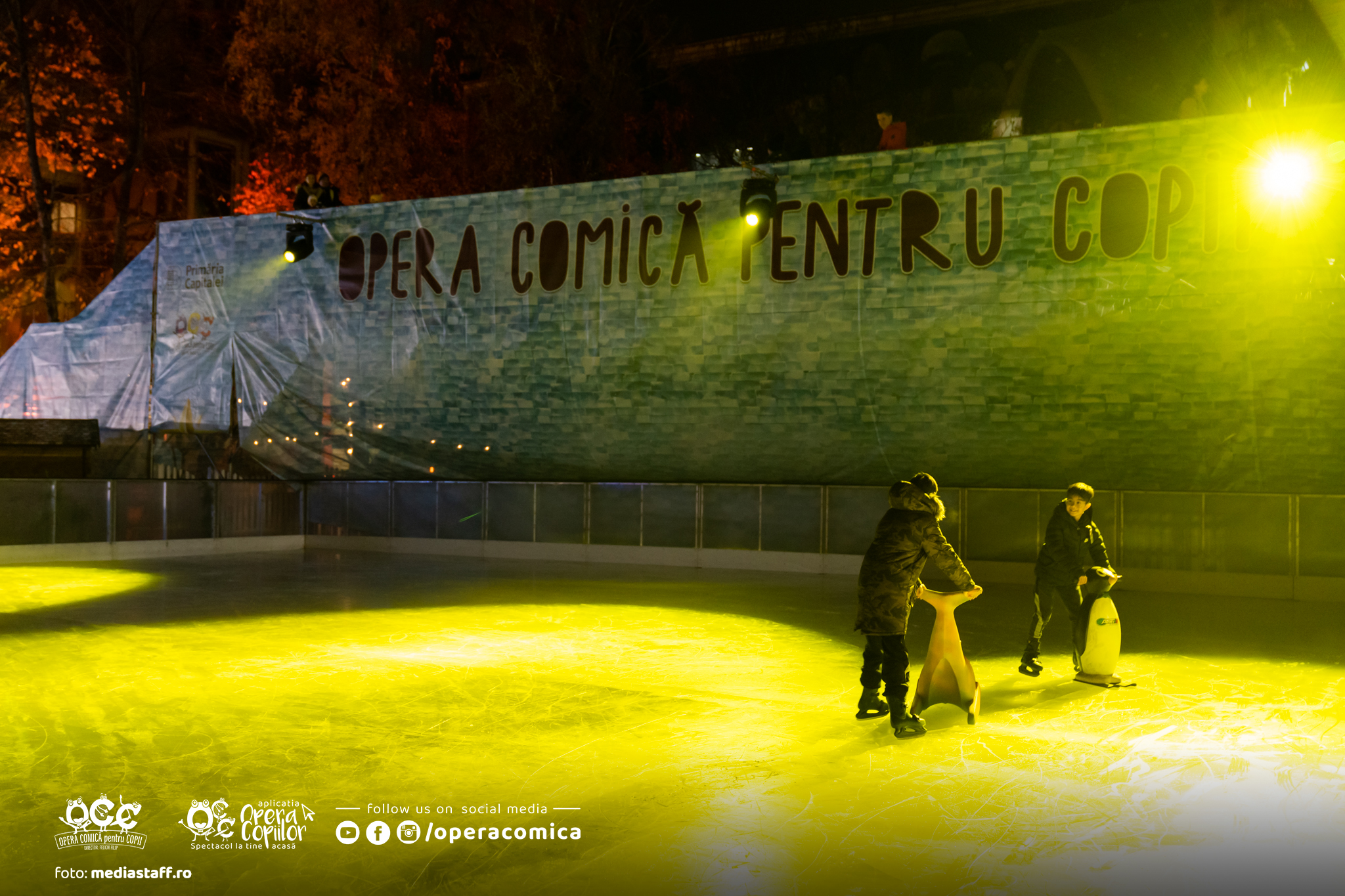 Încă un târg de Crăciun deschis în București, în curtea Operei Comice pentru Copii. „Avem patinoar, carusel, derdeluș și trenuleț”