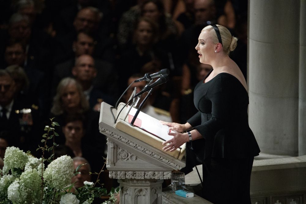 Funeralii naţionale pentru John McCain, în SUA. Mesajul acid al fiicei sale, la adresa lui Trump (FOTO)