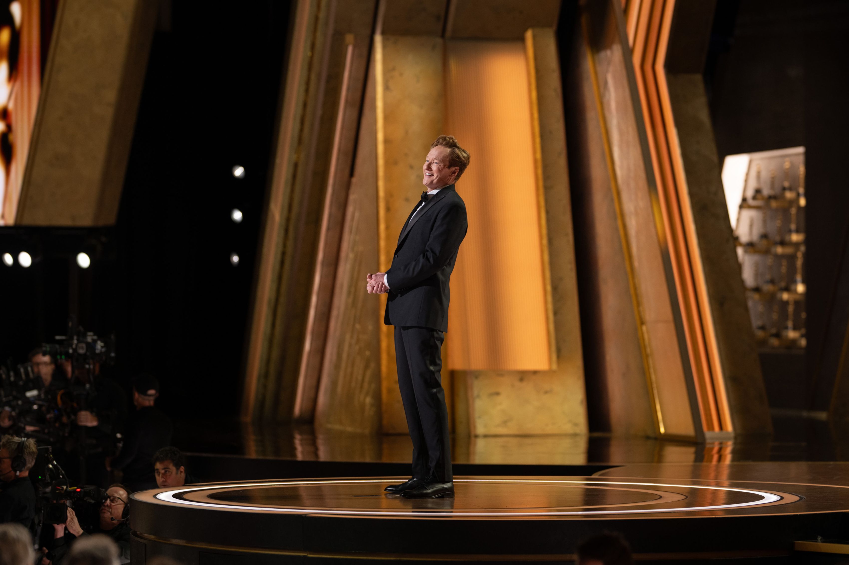 Momente memorabile la Oscar 2025. Conan O’Brien a ironizat conflictul Kendrick Lamar - Drake și a râs de ținuta lui Adam Sandler