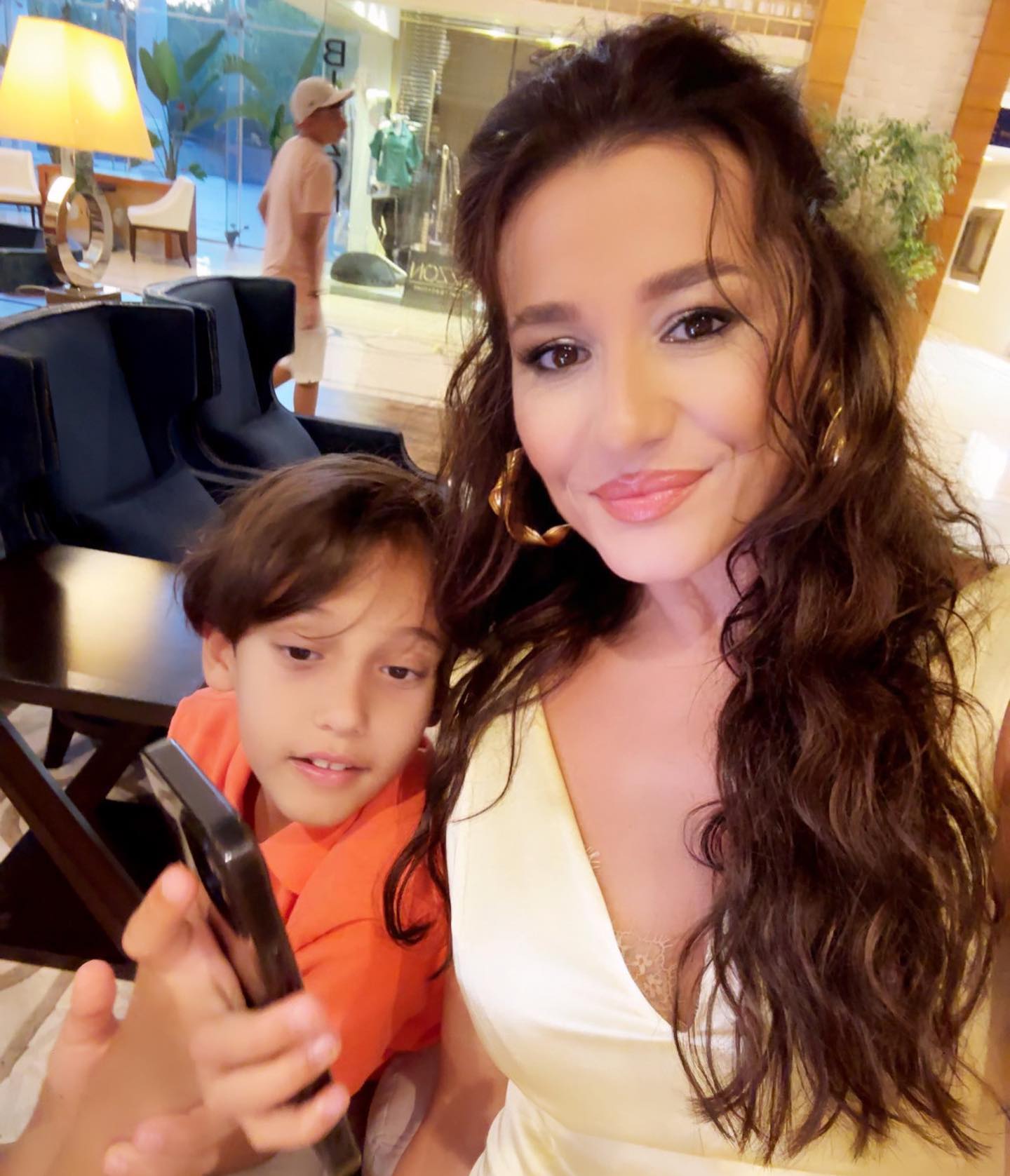 Ce i-a transmis Claudia Pătrășcanu lui Gabi Bădălău de ziua lui: „Nu aștept să mi se răspundă”. Omul de afaceri a petrecut alături de Bianca Drăgușanu