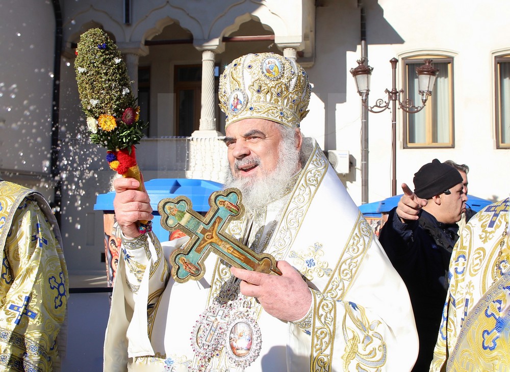 UPDATE. Patriarhul Daniel a oficiat, sâmbătă, slujba Agheasmei Mari la Catedrala Patriarhală / GALERIE FOTO
