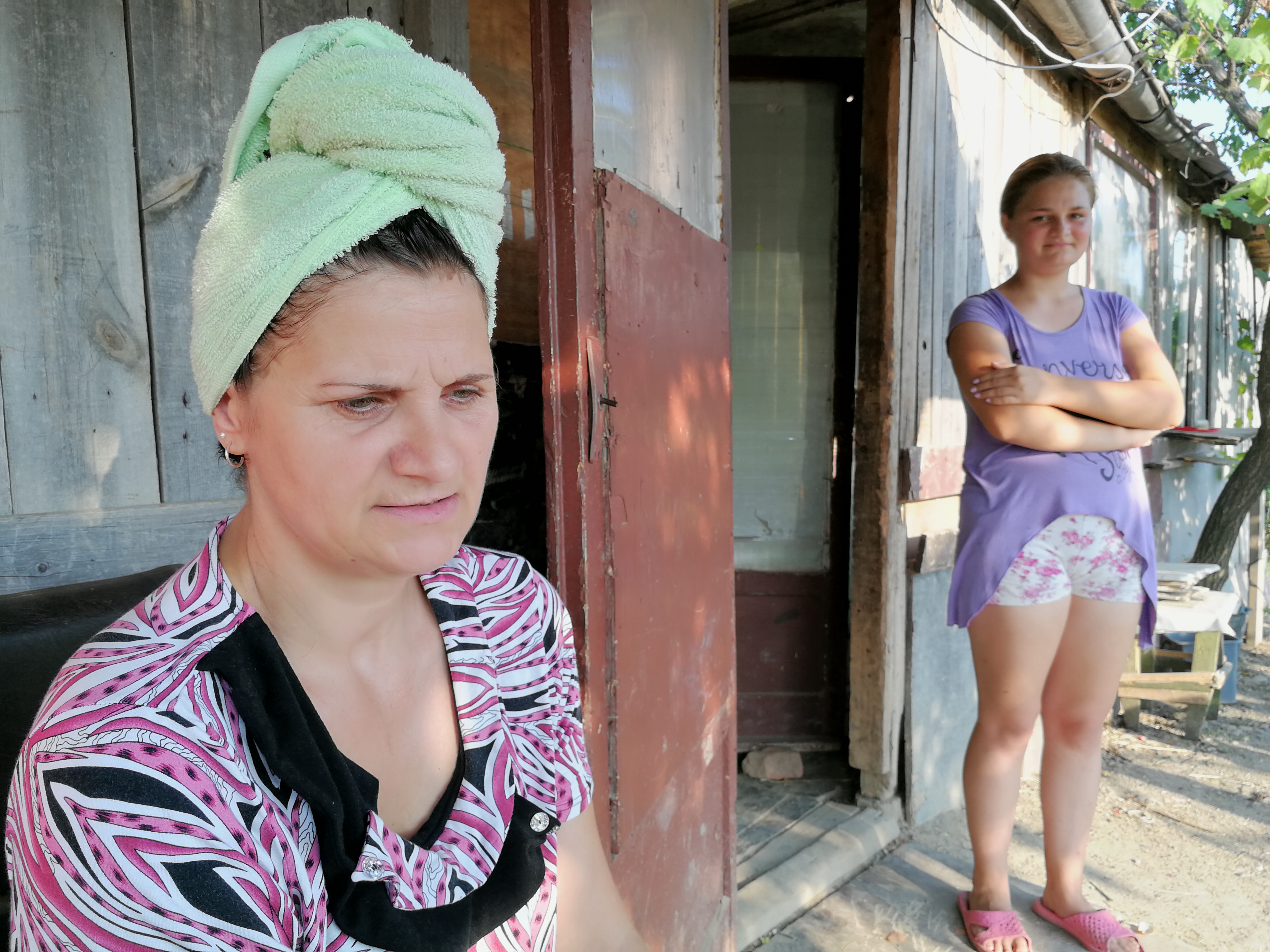 ROMÂNI AI NIMĂNUI. Familie cu nouă copii, lăsată fără alocație de primar. Edilul ia într-o lună cât li se cuvine lor într-un an! - VIDEO