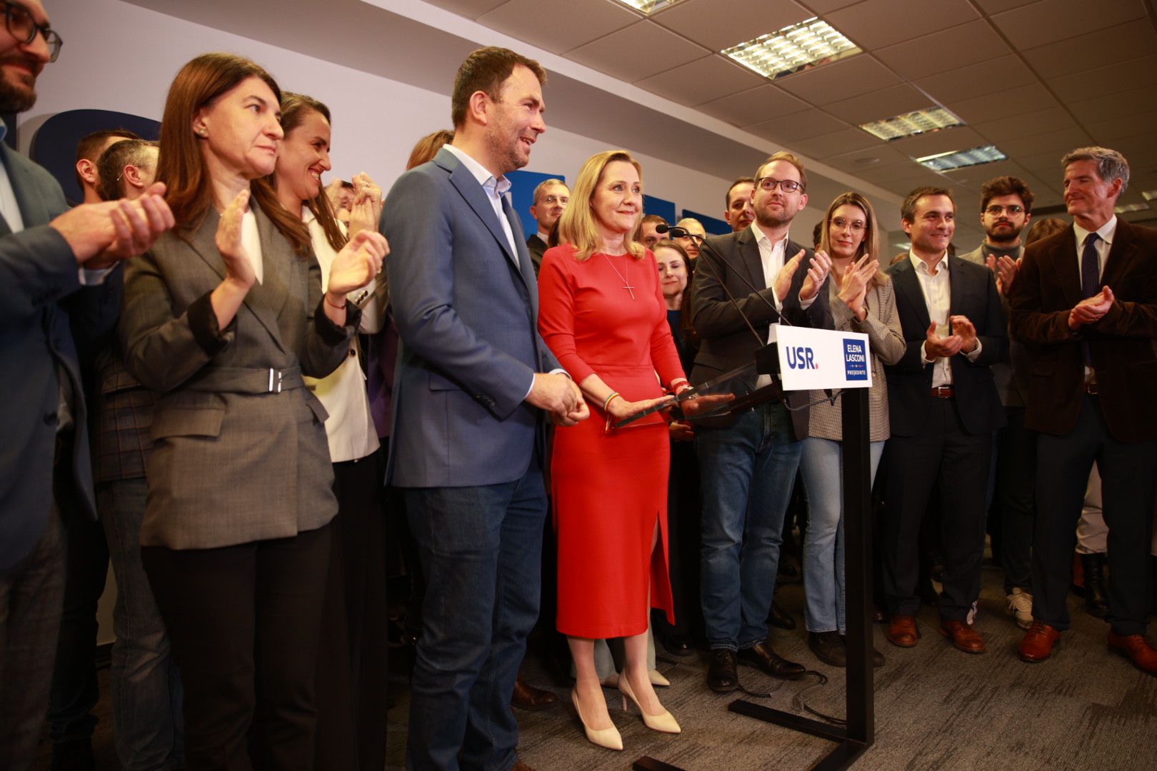 Elena Lasconi: „Haideţi să ne bucurăm mâine! Dar mare atenţie în toate secţiile de votare”