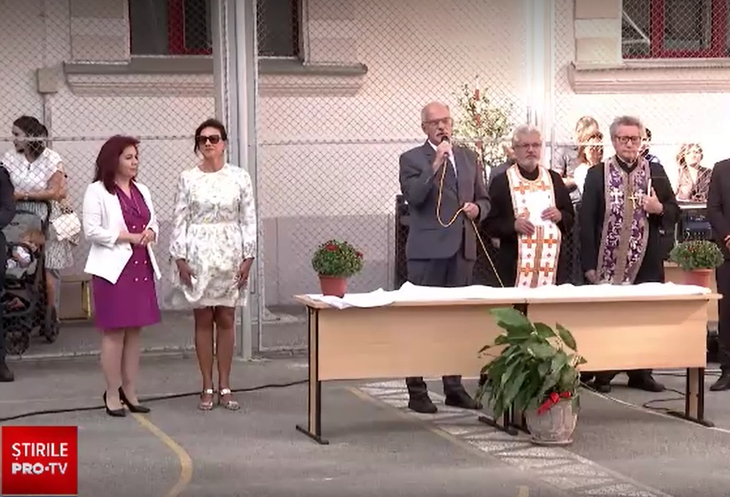 Ținuta purtată de Carmen Iohannis la vizita oficială în Germania alături de Klaus Iohannis. A ales un creator de modă român