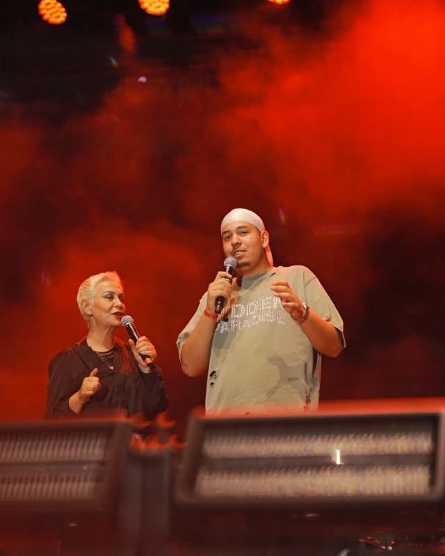 Cum a surprins-o fiul pe Monica Anghel cu două ore înainte de concertul de la Oradea. Cererea neașteptată a lui Aviv