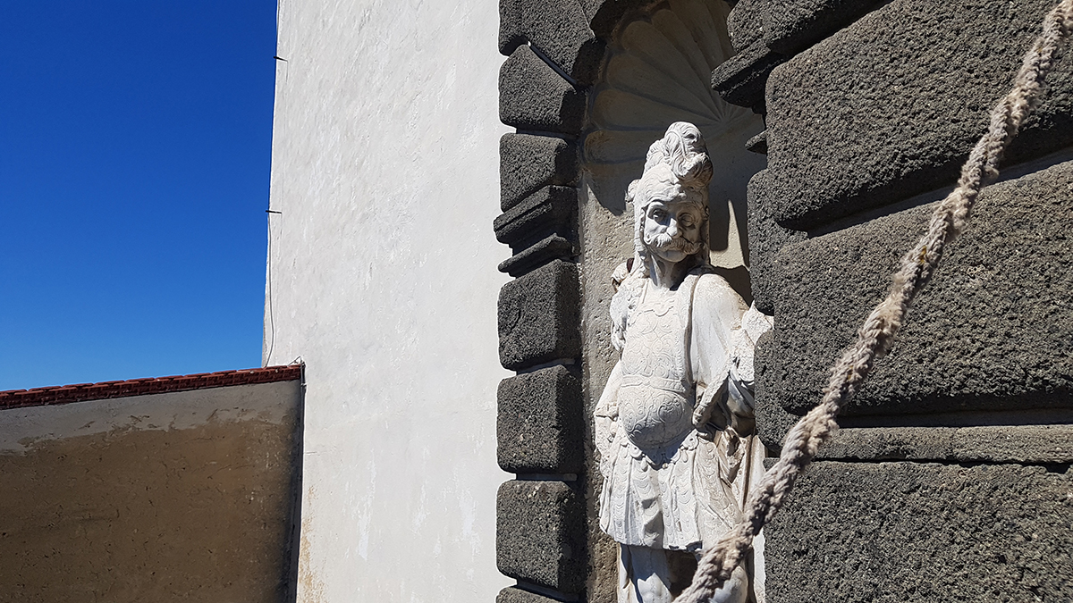 REPORTAJ ÎN AUSTRIA. Poliția păzește castelul prințului din Riegersburg, pentru că „le-am ucis ursul și s-au supărat foarte tare”