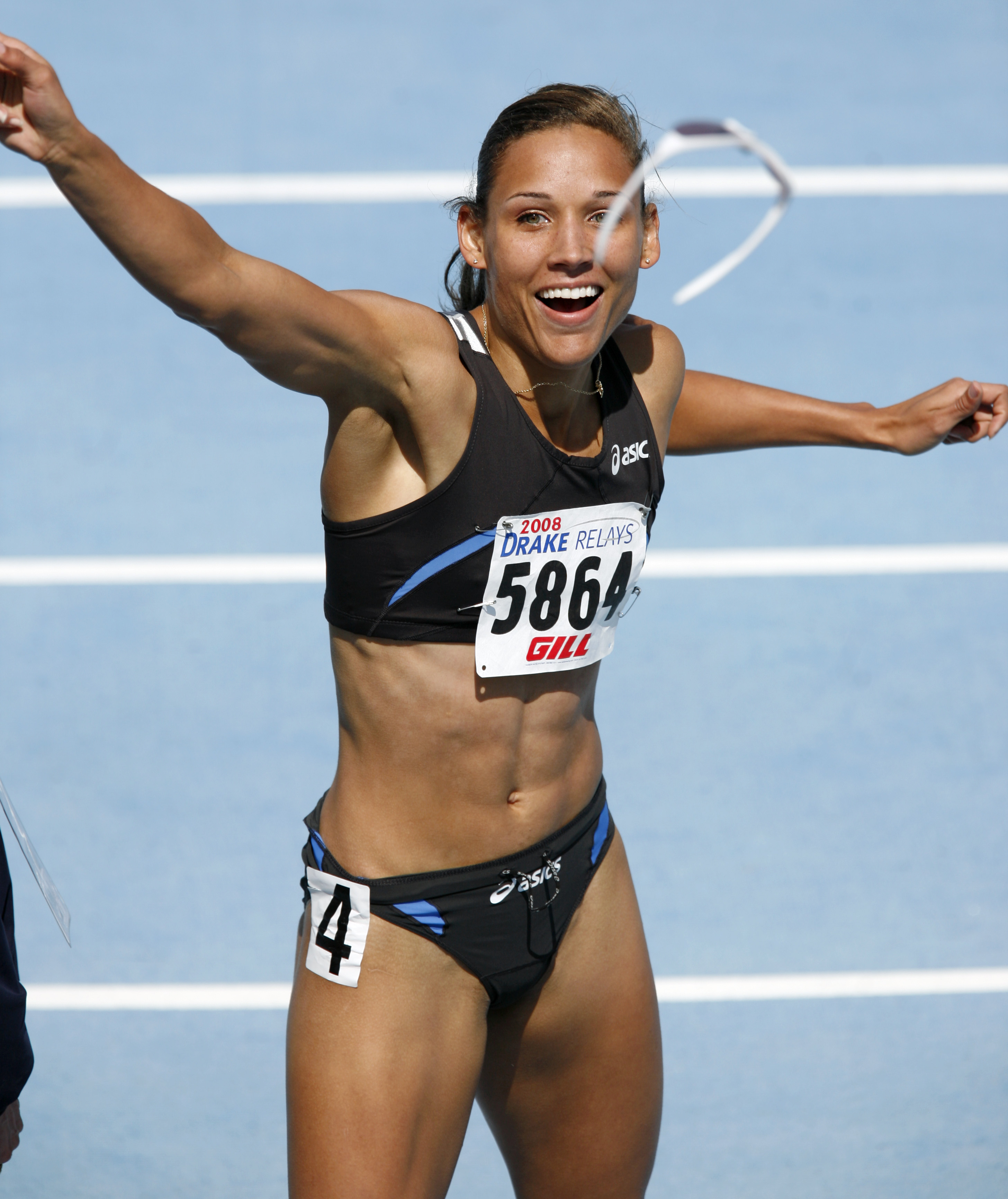 Lolo Jones, virgina care stă lipită de rețelele de socializare / GALERIE FOTO