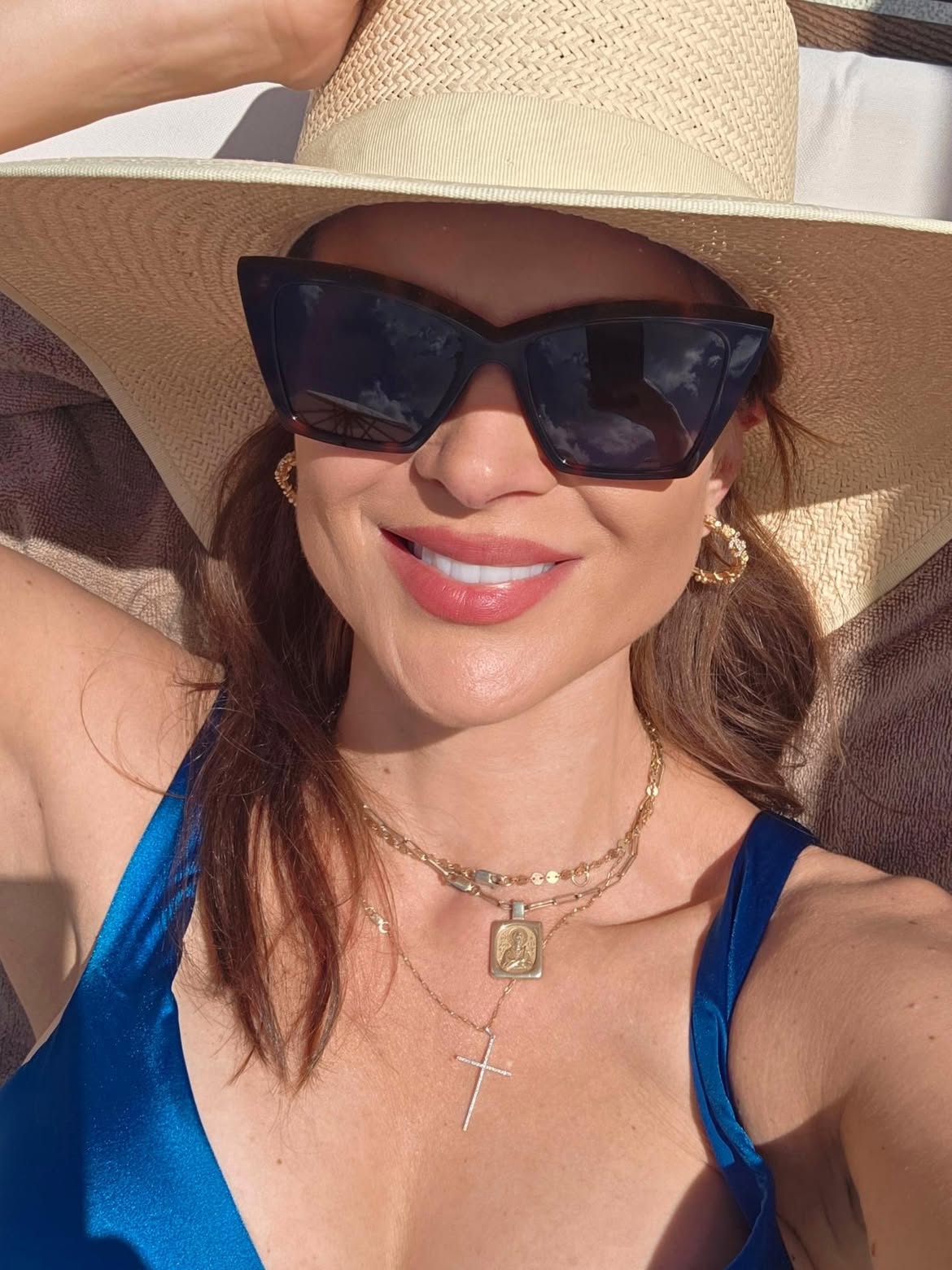 Monica Bârlădeanu, apariție spectaculoasă în costum de baie la 47 de ani. Cum s-a afișat actrița la piscină