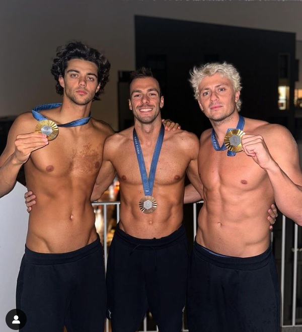 „Zeul frumuseții” la Paris, campionul olimpic Thomas Ceccon, filmat când doarme în parc, pentru că e prea cald în camerele din Satul Olimpic