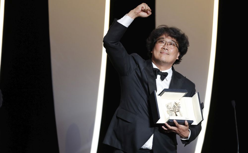 Filmul „Parasite” a câștigat trofeul Palme d'Or la Cannes 2019. Actrița celebră care i-a înmânat râvnitul premiu regizorului sud-coreean / FOTO&VIDEO