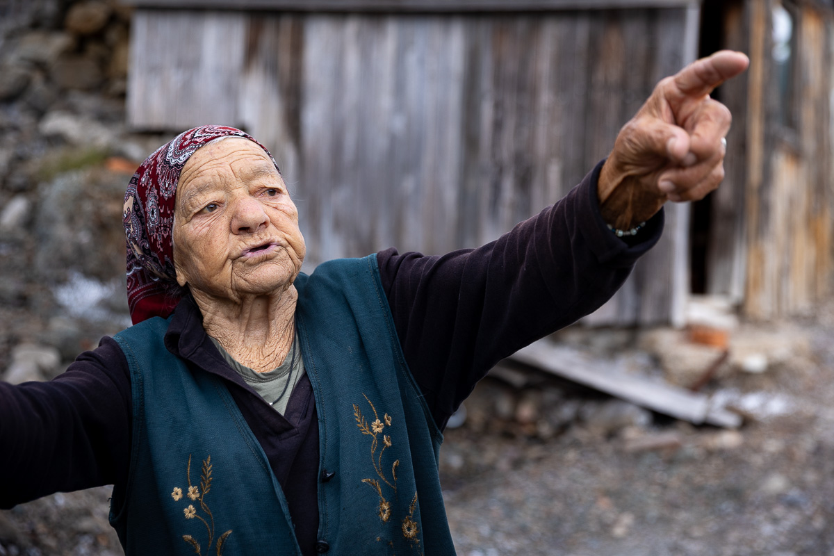 Mănâncă puțin, roagă-te, muncește. Sfaturi de viață lungă de la bătrânii din Ținutul Buzăului