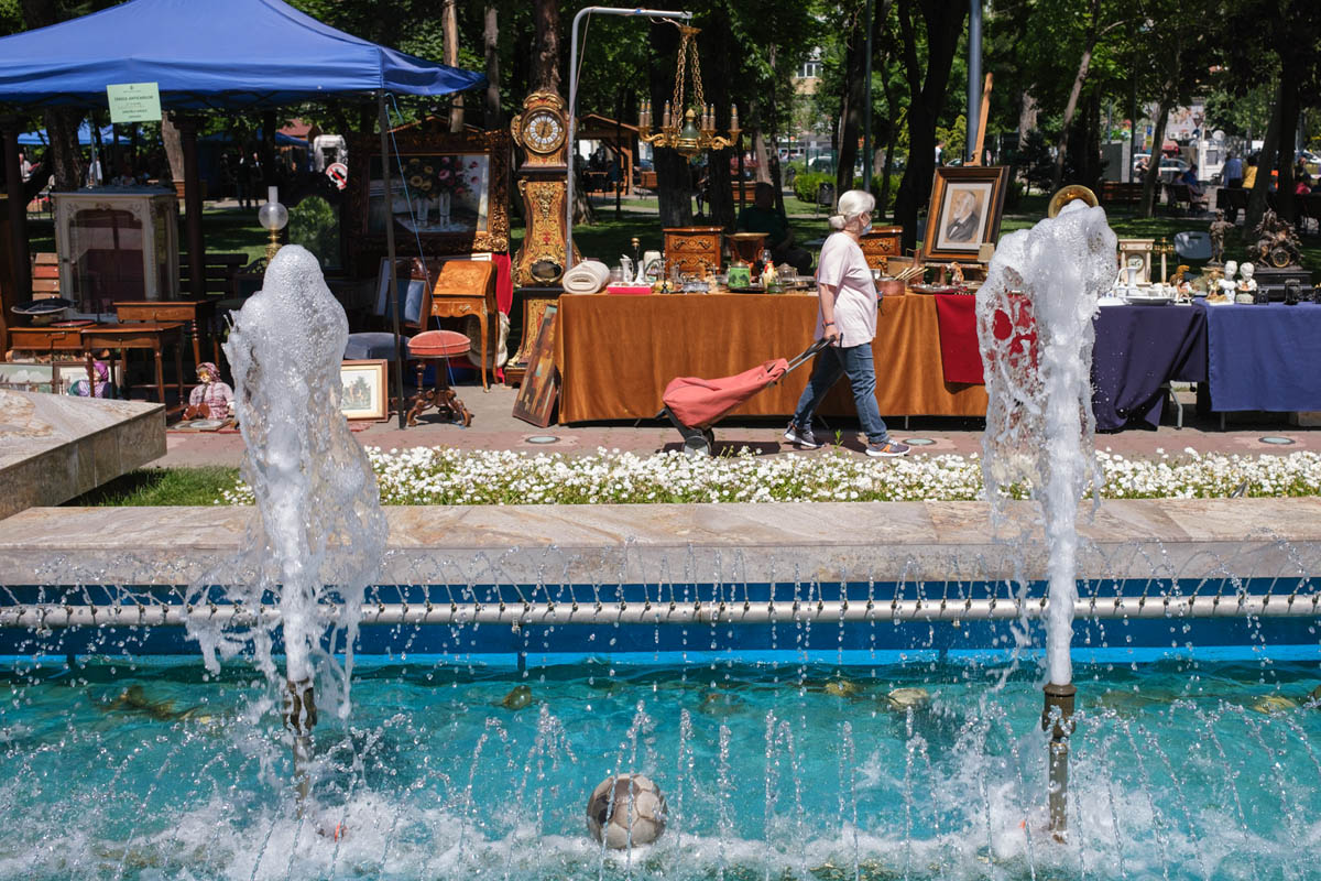 Târgul Anticarilor are loc în acest weekend în Parcul Obor. Obiecte de colecție și concerte speciale