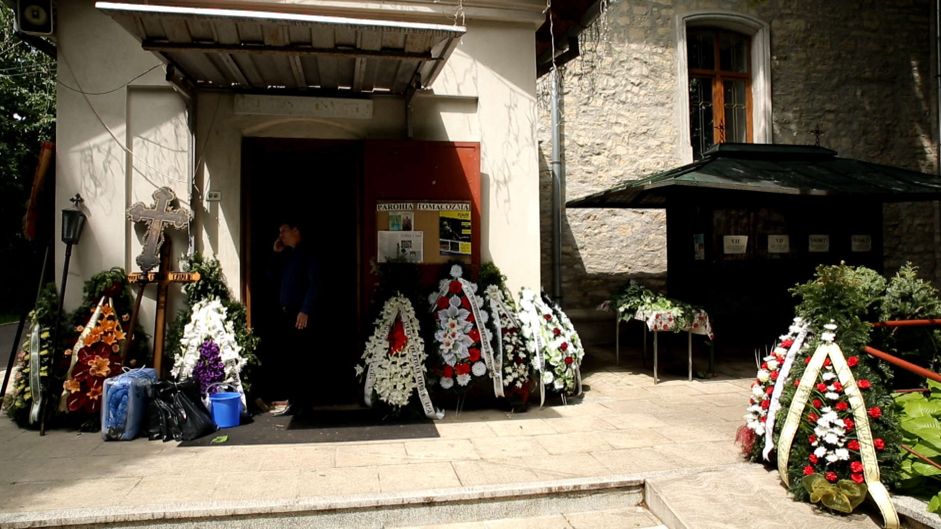 Laura Cosoi, îndurerată la înmormântarea profesorului mort în accidentul de la Brașov | GALERIE FOTO