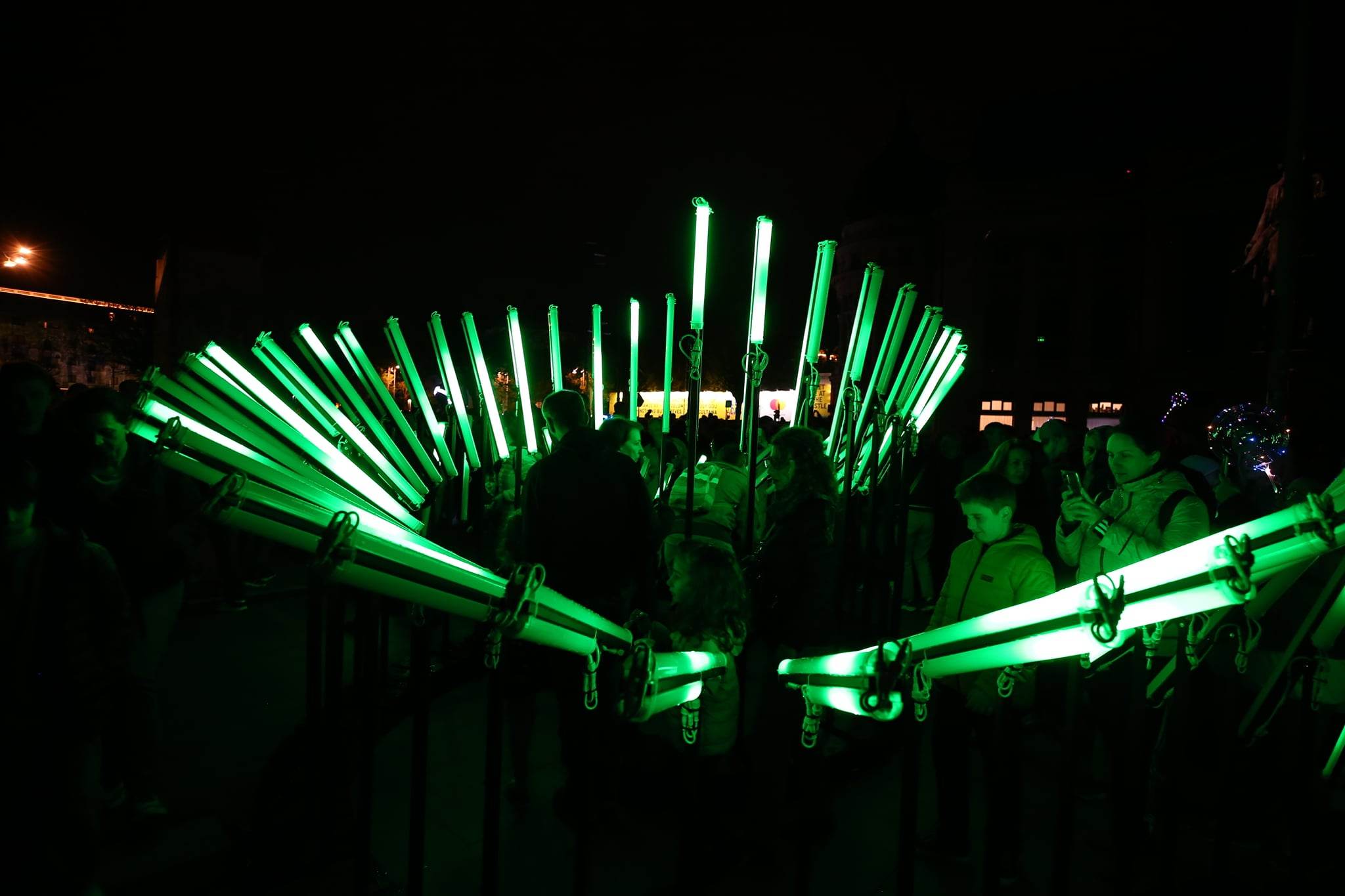 Spotlight 2023. Imagini spectaculoase surprinse pe Calea Victoriei de la festivalul luminilor