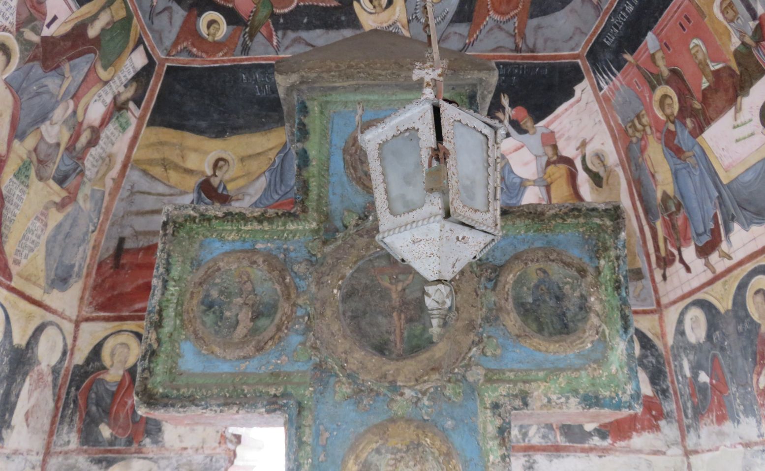 Zece troițe istorice din Șcheii Brașovului, vechi de sute de ani, restaurate cu fonduri europene de aproape două milioane de euro