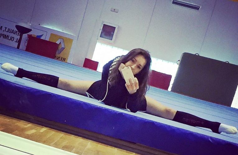 Larisa Iordache și Diana Bulimar se distrează în sala de antrenament / GALERIE FOTO