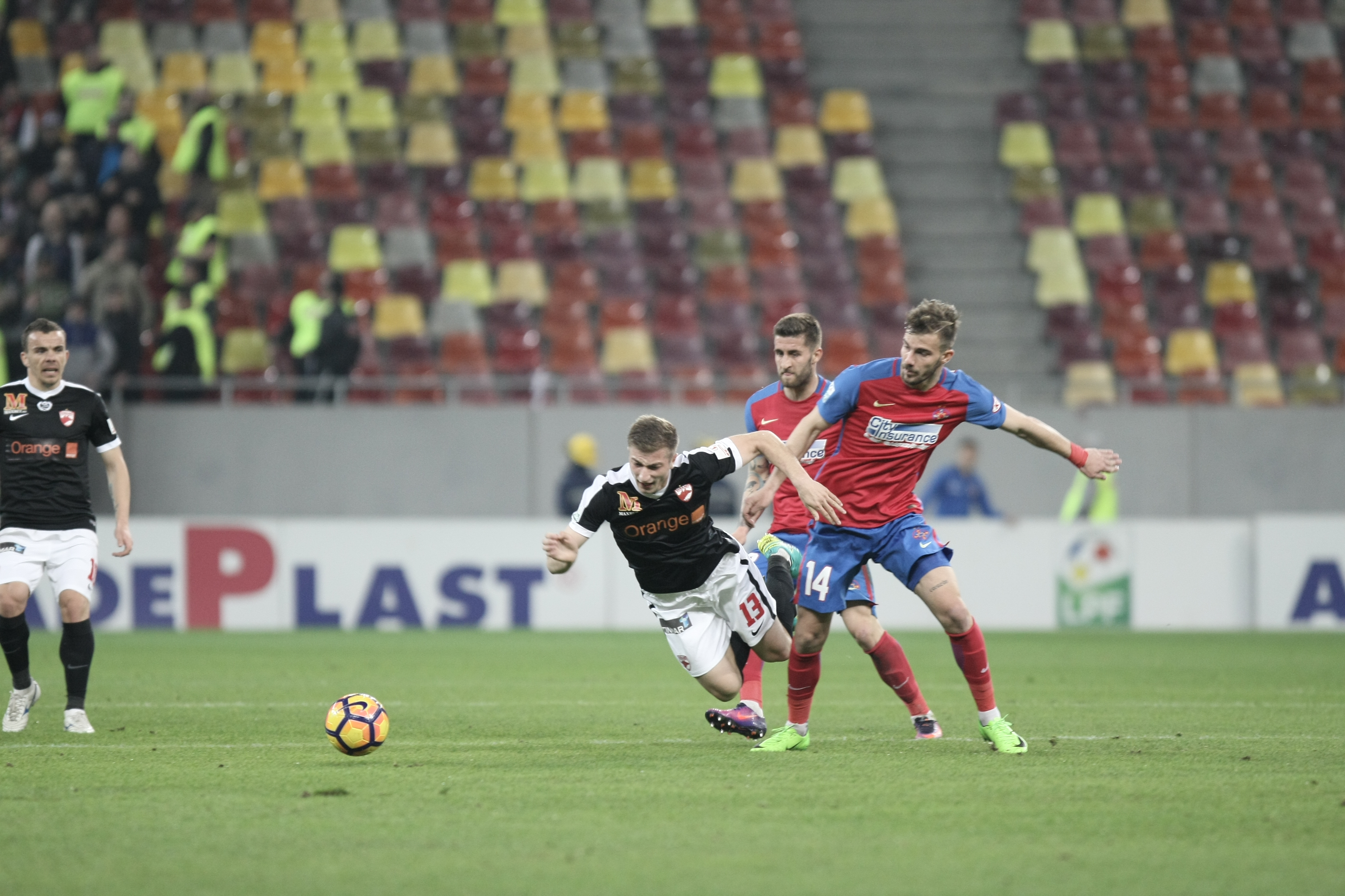 Cupa Ligii, semifinală, retur: Steaua - Dinamo 1-3. "Câinii" s-au calificat en-fanfare în ultimul act. Reacţii / FOTO