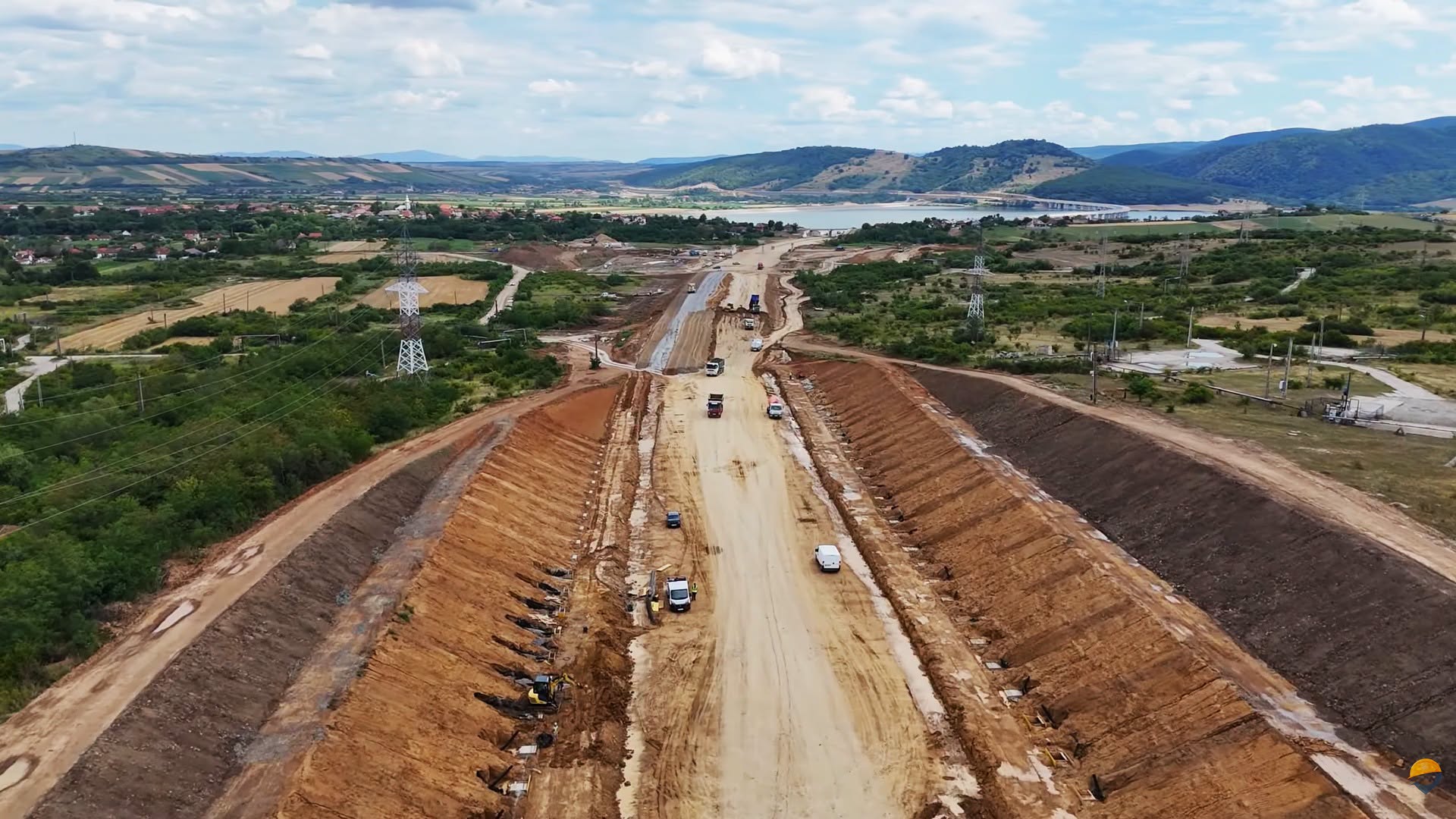 Autostrada A3 Chiribiș - Suplacu de Barcău: Deschiderea circulației, amânată pentru toamnă. Care sunt punctele critice