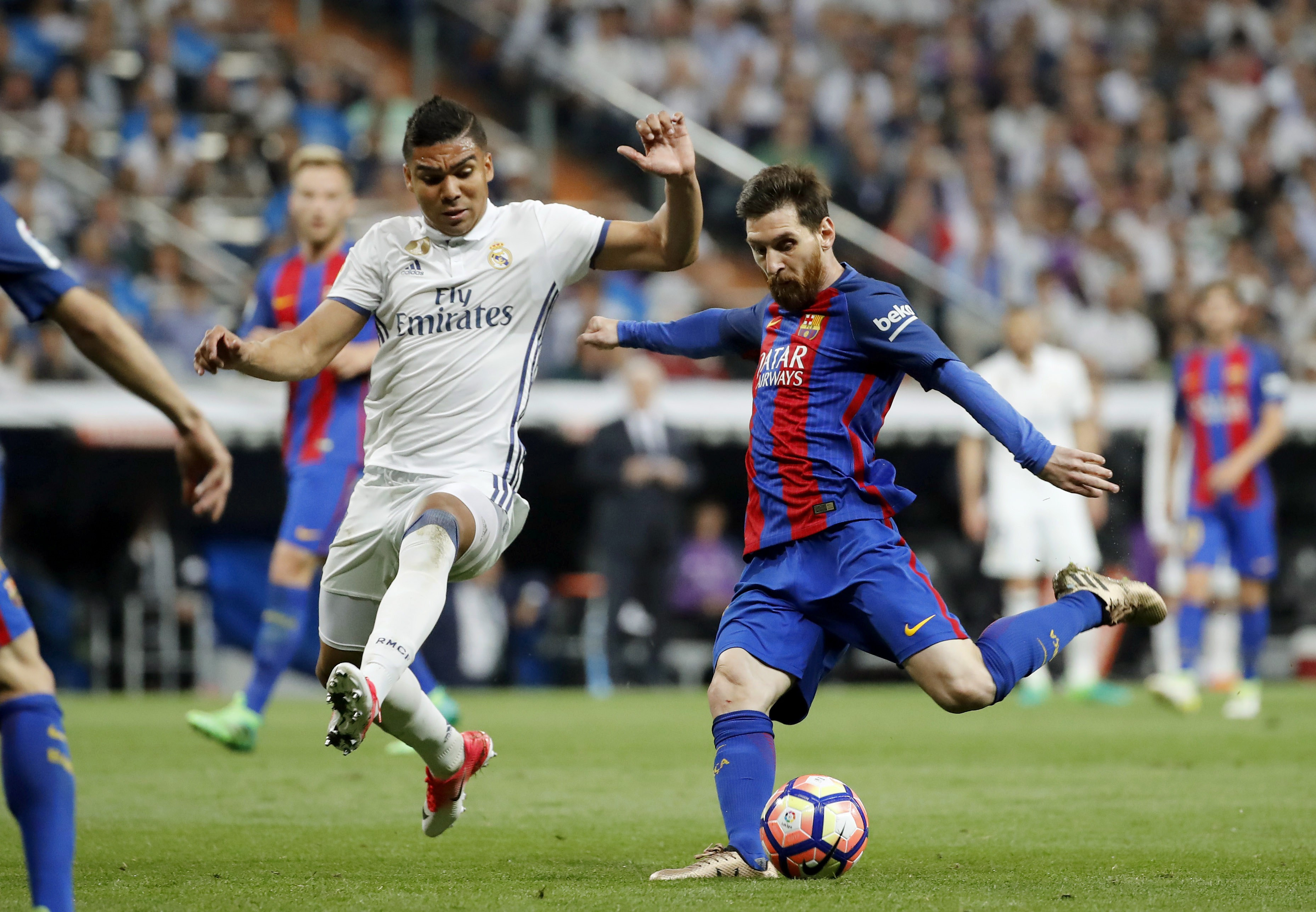 Real - Barcelona 2-3. Umplut de sânge, Messi a adus victoria ”extratereștrilor” la ultima fază și a marcat golul 500 pentru Barca / VIDEO