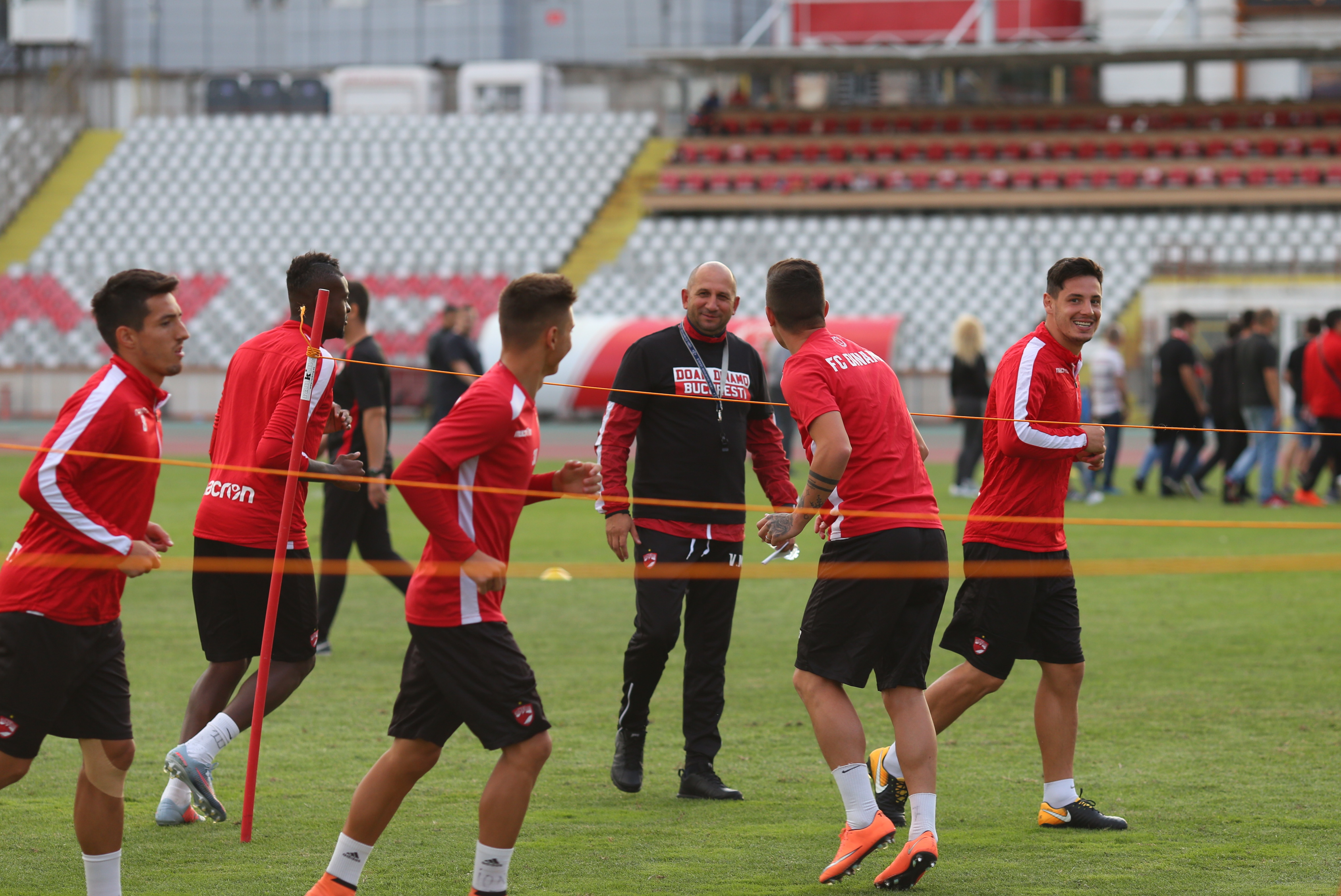 Liga I, etapa a 12-a: FCSB - Dinamo 1-0. Super-Derby de România. Fotbal de calitate și fani la înălțime / LIVE TEXT FOTO & VIDEO