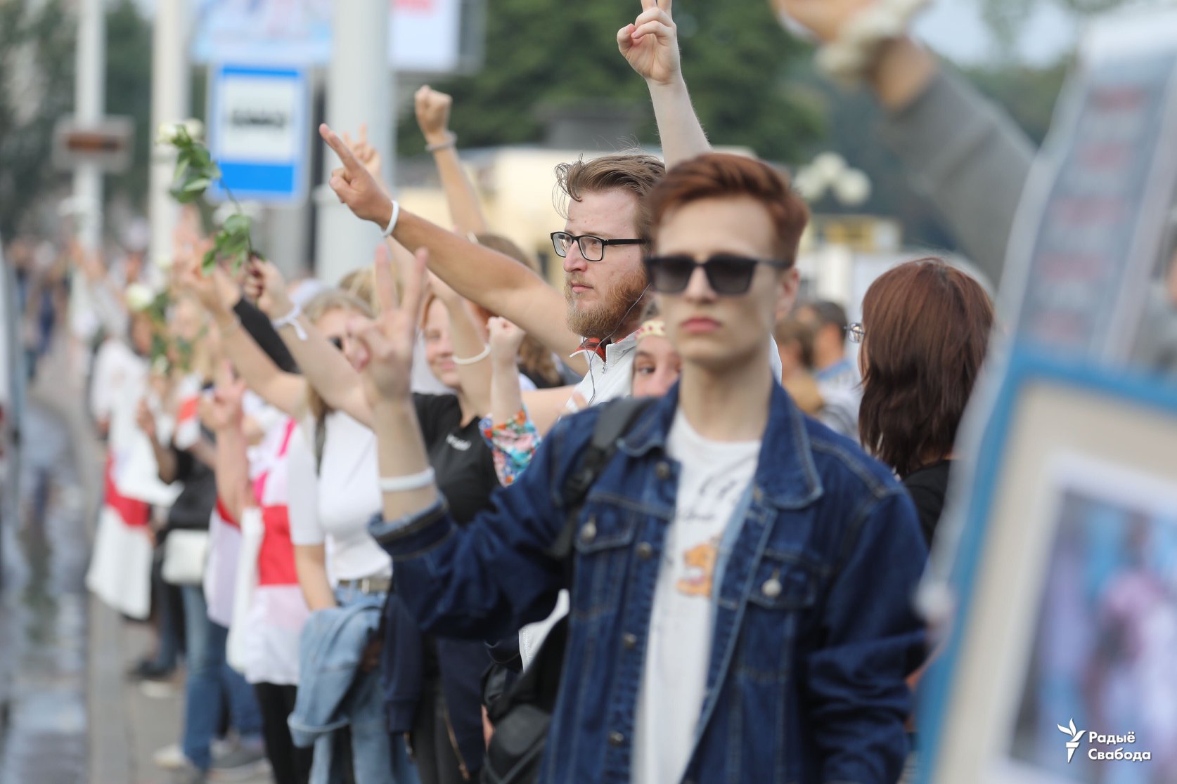Noi proteste în Belarus | Lanț uman de 13 km, până la închisoarea în care au fost bătuți protestatarii care se opun regimului Lukașenko