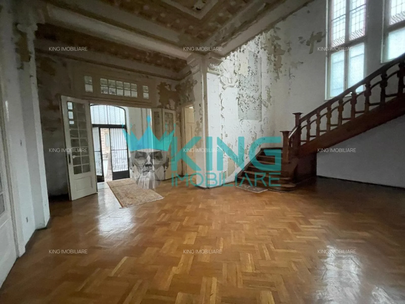 Cum arată vila din București care se vinde cu 11 milioane de euro. Se află în zona Piața Romană