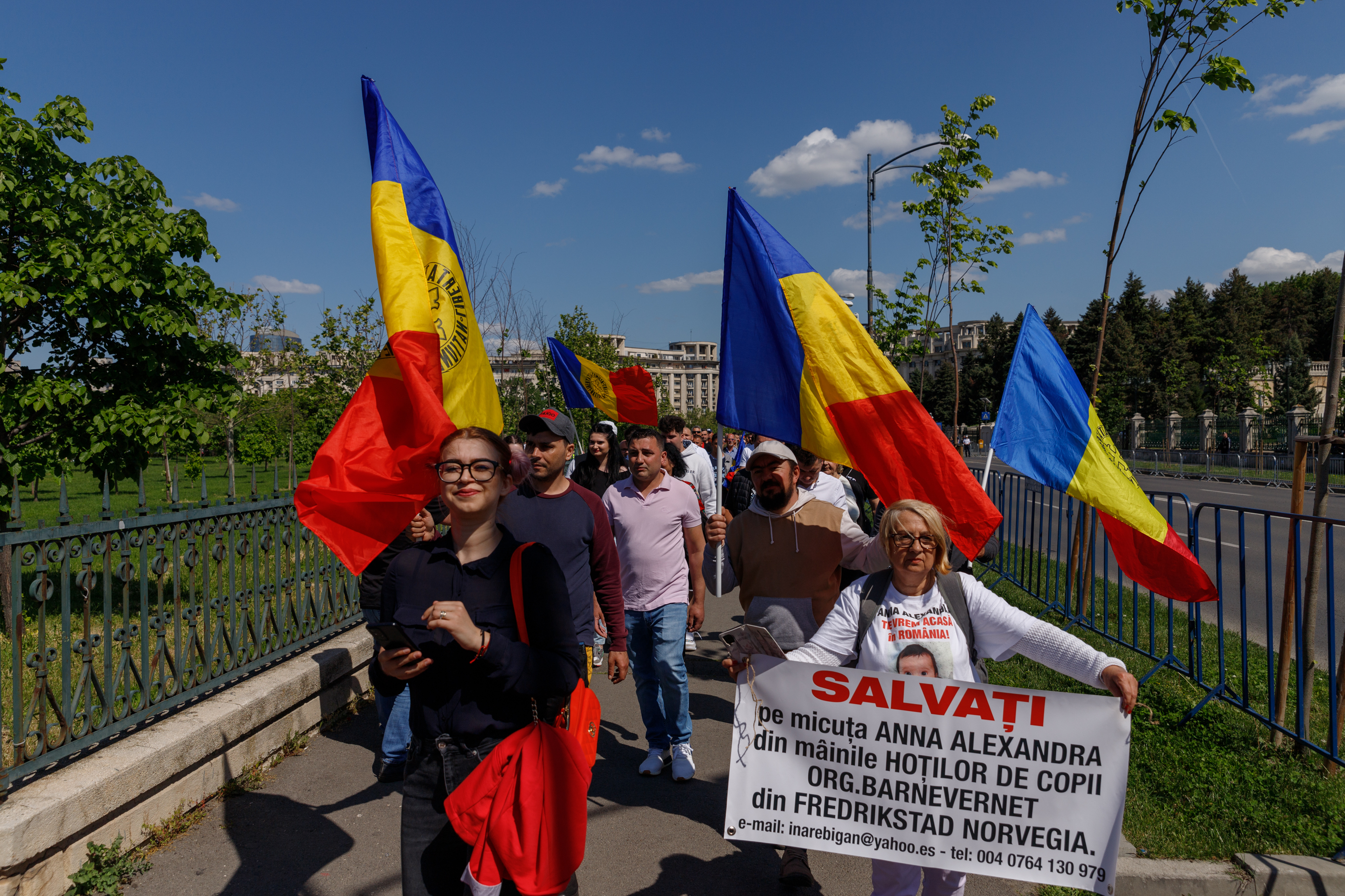 REPORTAJ. Am mers patru ore alături de protestatarii AUR. Ce i-a motivat să vină de la sute de km distanță la chemarea singurului lider de partid din România care e pomenit de susținători pe numele mic: „George”