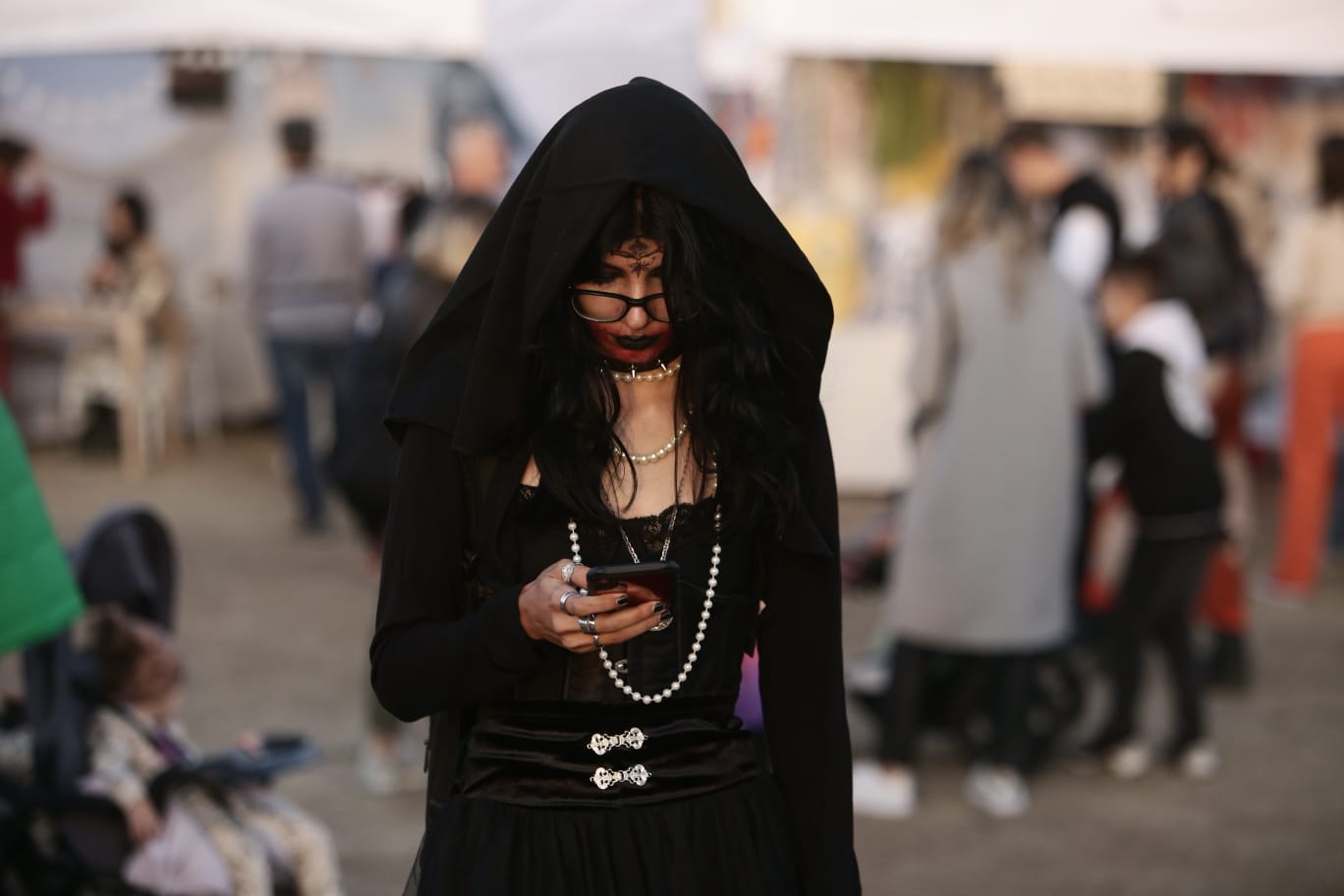 FOTOREPORTAJ. Lacul Morii s-a transformat pentru cel mai mare festival de Halloween din România cu 15,5 tone de dovleci și peste o mie de baloți de paie