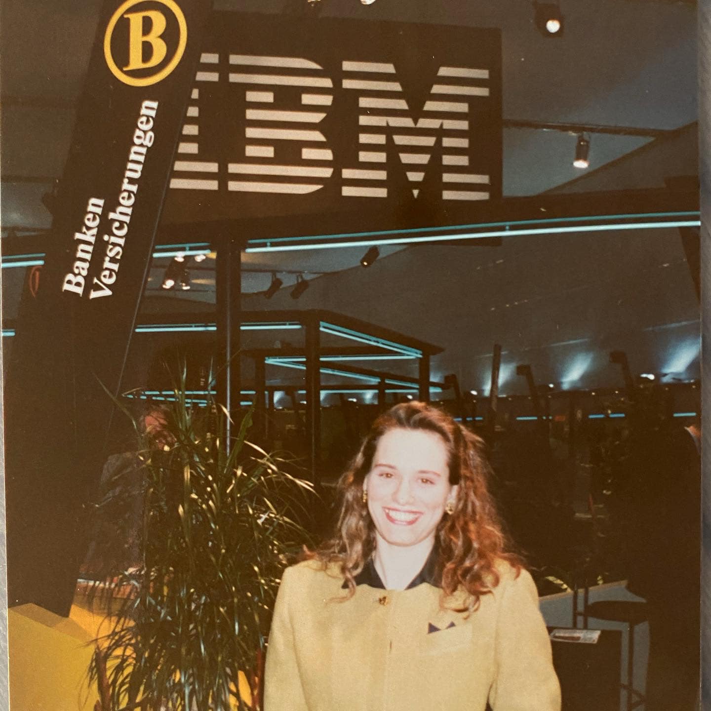 Fotografii rare cu Andreea Esca din 1992, când nu lucra încă la PRO TV. „Am fost în prima mea delegație peste hotare”