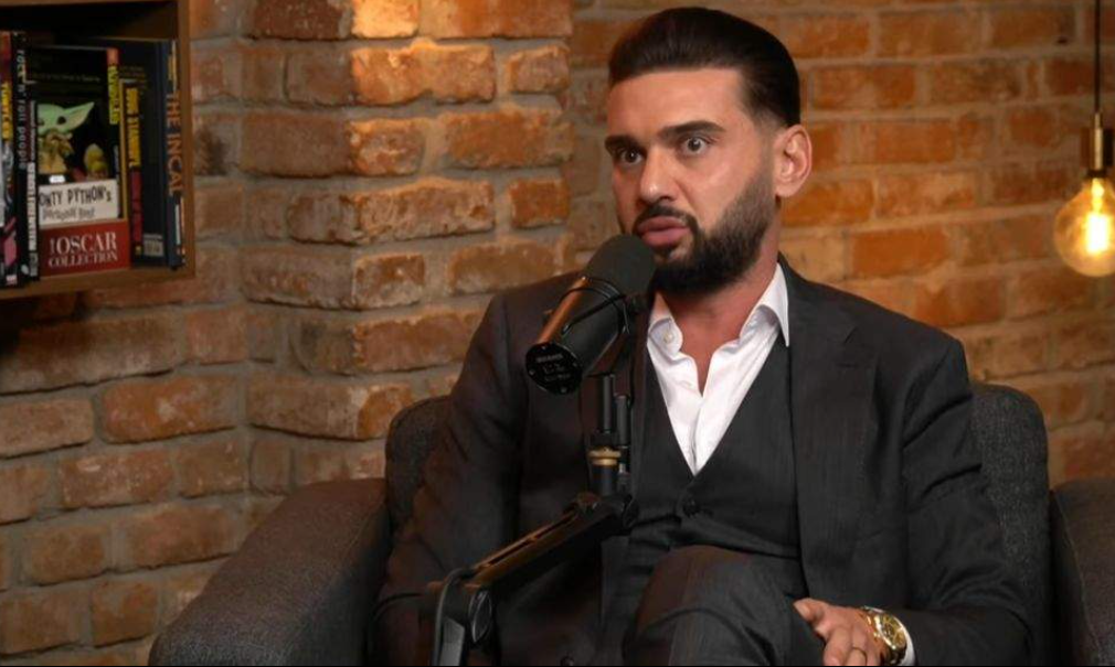 Dorian Popa și-a creat propria ținută pentru munca în folosul comunității. Acesta a fost condamnat la 8 luni de închisoare cu suspendare. „Am fost prost, acum plătesc”